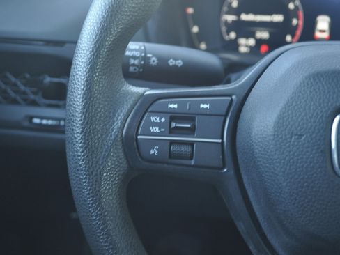 Certified 2023 Honda Accord LX image 17