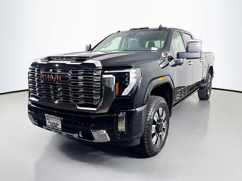 New 2025 GMC Sierra 3500 Denali w/ Denali Reserve Package image 3
