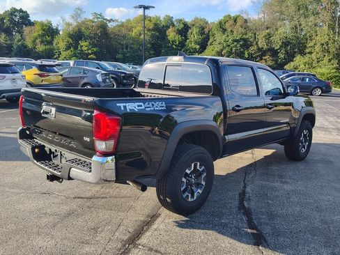 Used 2017 Toyota Tacoma TRD Off-Road w/ Tow Package (A/T) AWD/4WD image 6