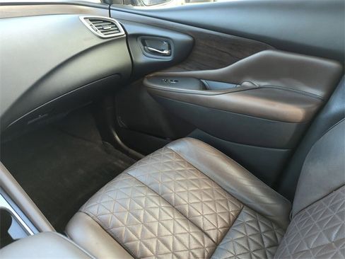 Certified 2019 Nissan Murano Platinum w/ Cargo Package image 23