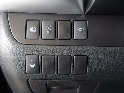 Used 2017 Toyota Highlander XLE image 19