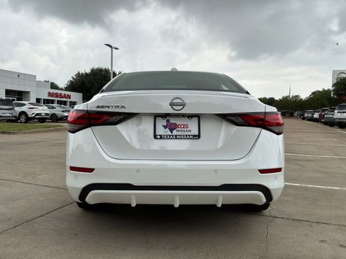 Used 2025 Nissan Sentra SV FWD image 7