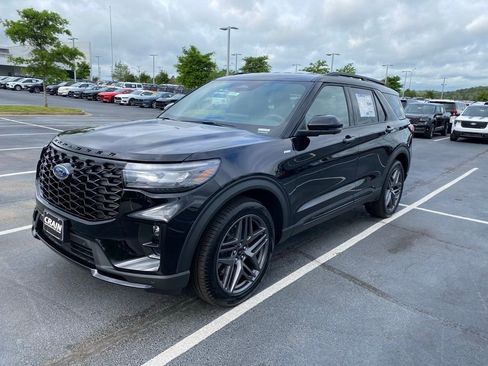 New 2026 Ford Explorer ST-Line w/ ST-Line Street Pack RWD image 3