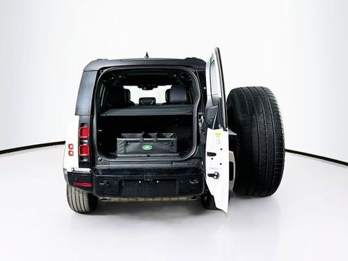 Used 2024 Land Rover Defender 110 X-Dynamic SE image 6