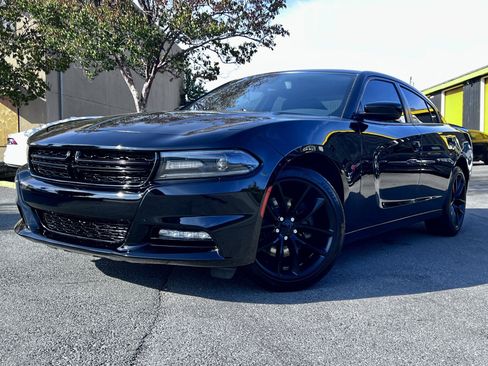 Used 2020 Dodge Charger GT RWD image 2