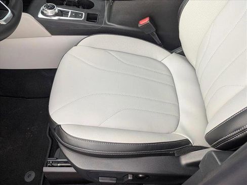 New 2025 Ford Escape SE w/ PHEV Premium Package image 3