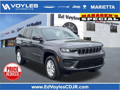 New 2026 Jeep Grand Cherokee Laredo w/ Trailer Tow Package AWD/4WD image 1
