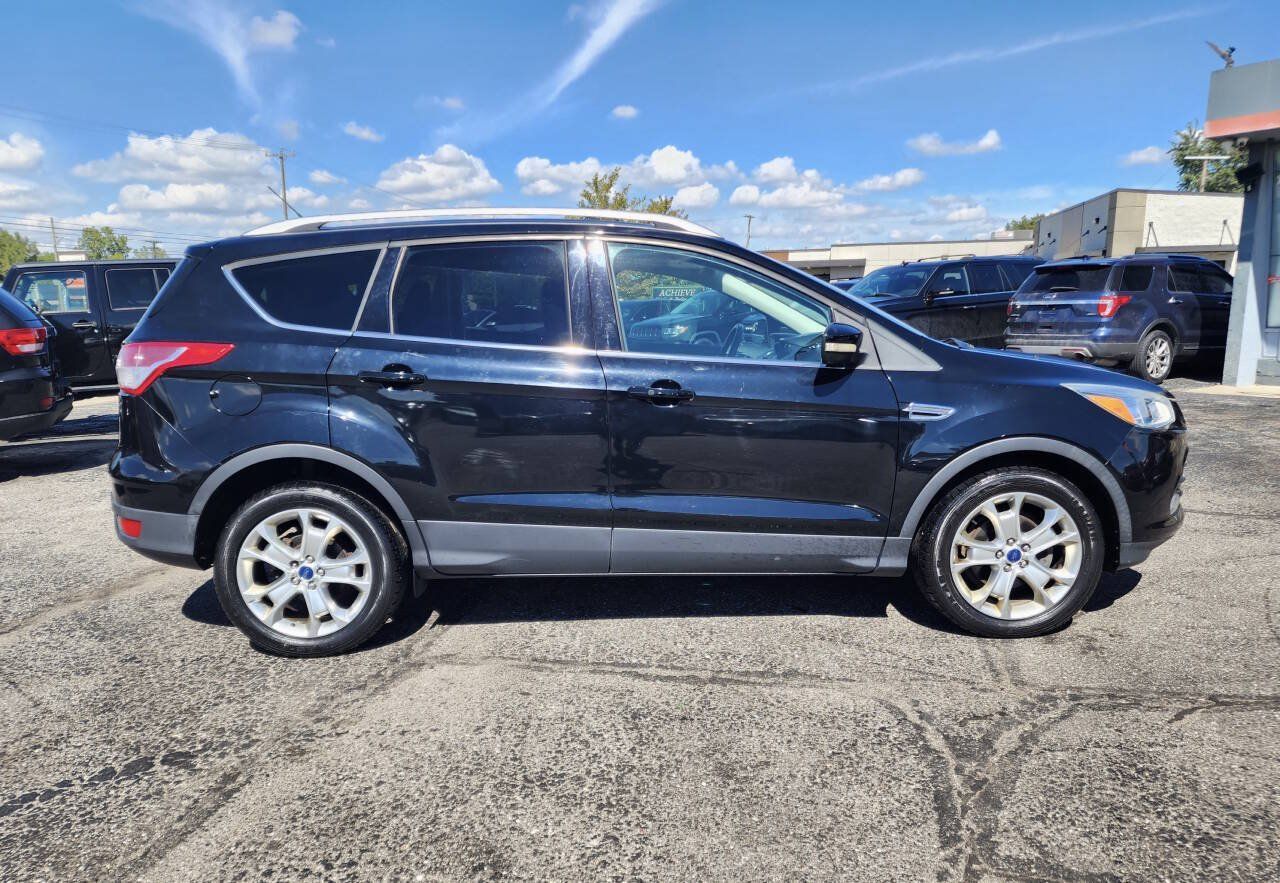Used 2016 Ford Escape Titanium FWD image 4