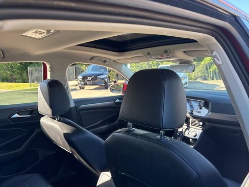 Used 2022 Volkswagen Jetta SE image 11