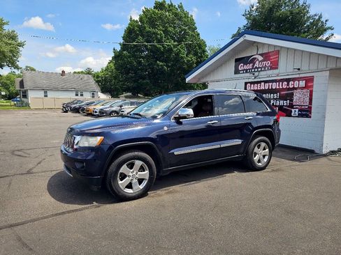 Used 2013 Jeep Grand Cherokee Overland AWD/4WD image 2