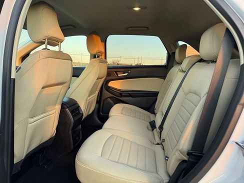 Used 2022 Ford Edge SE image 12