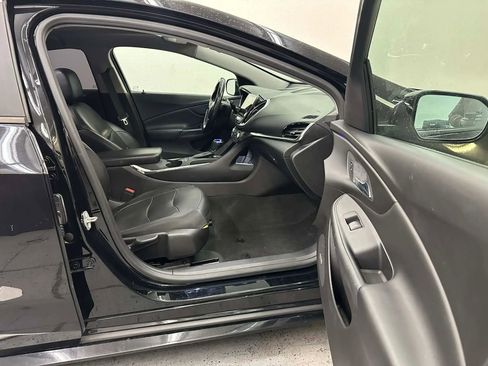 Used 2018 Chevrolet Volt Premier w/ Driver Confidence Package image 45