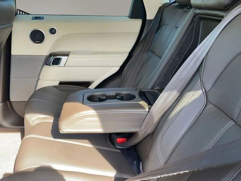 Used 2014 Land Rover Range Rover Sport HSE AWD/4WD image 27