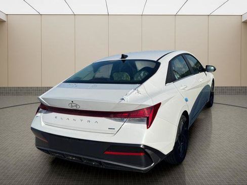 New 2026 Hyundai Elantra Limited FWD image 14