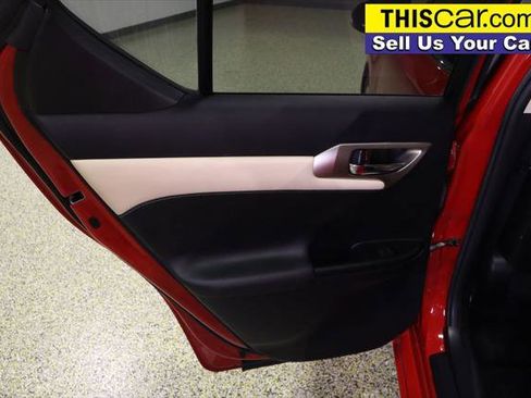 Used 2015 Lexus CT 200h w/ Seat Comfort Package image 28