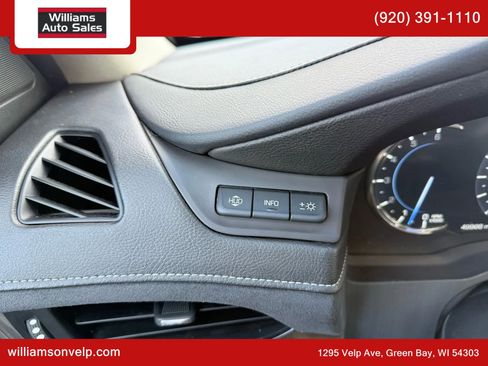 Used 2018 Cadillac Escalade ESV Luxury image 27