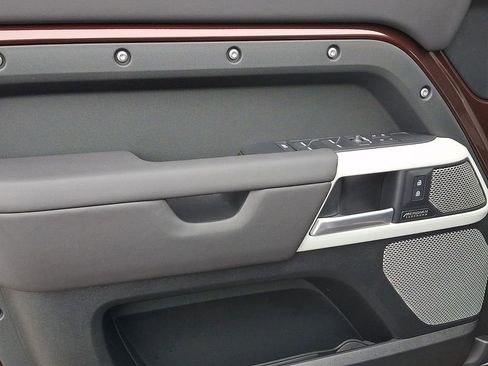 Used 2024 Land Rover Defender 130 X-Dynamic SE image 14