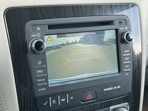 Used 2017 Chevrolet Traverse LT FWD image 29