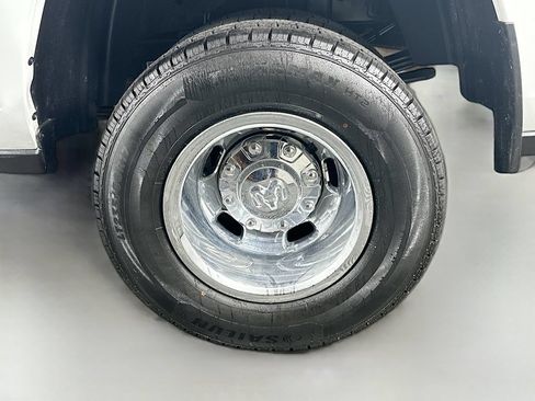 Used 2024 RAM 3500 Big Horn AWD/4WD image 35