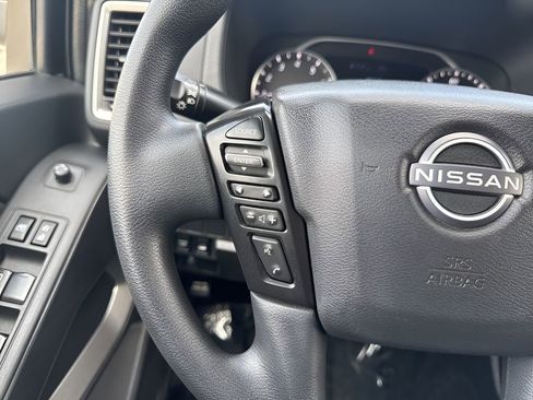 Used 2023 Nissan Frontier SV image 14