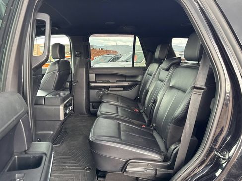 Used 2019 Ford Expedition XLT w/ Equipment Group 201A AWD/4WD image 14