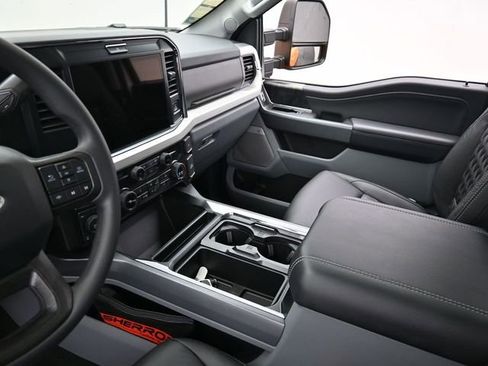New 2025 Ford F250 XLT w/ Black Appearance Package image 25