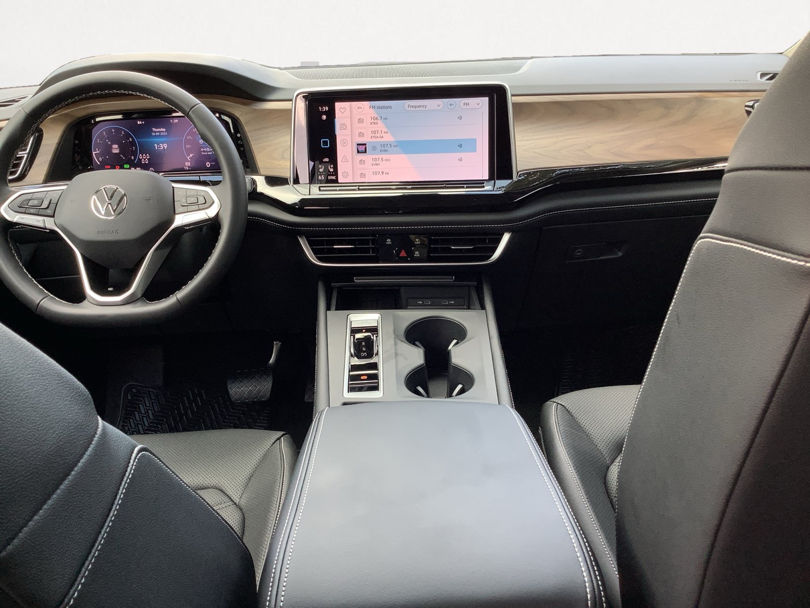 New 2026 Volkswagen Atlas SE FWD image 13