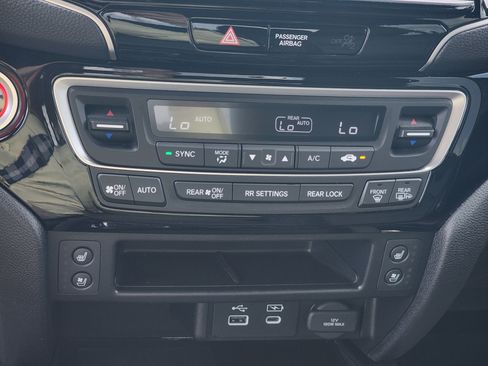 Certified 2025 Honda Ridgeline Black Edition image 23
