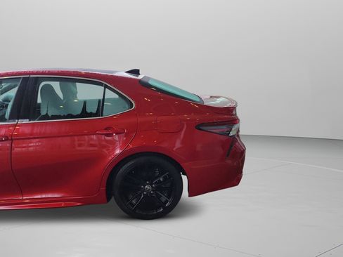 Used 2022 Toyota Camry XSE image 3