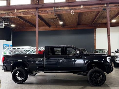 Used 2024 GMC Sierra 2500 Denali Ultimate AWD/4WD image 3