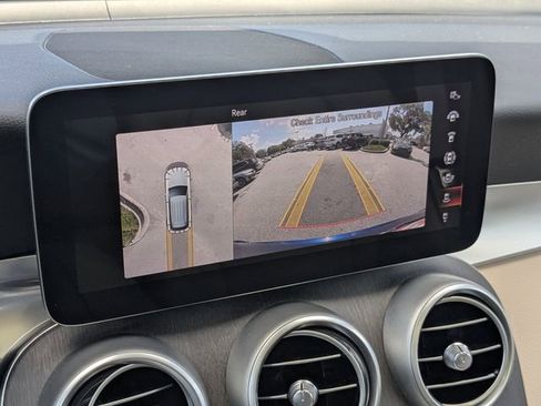 Used 2021 Mercedes-Benz GLC 300 image 24