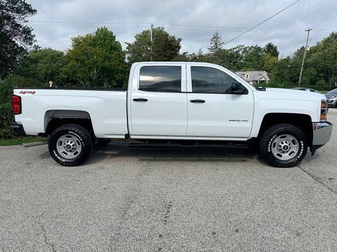 Used 2018 Chevrolet Silverado 2500 W/T AWD/4WD image 3