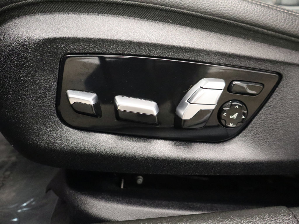 Used 2019 BMW 530e xDrive w/ Convenience Package AWD/4WD image 37