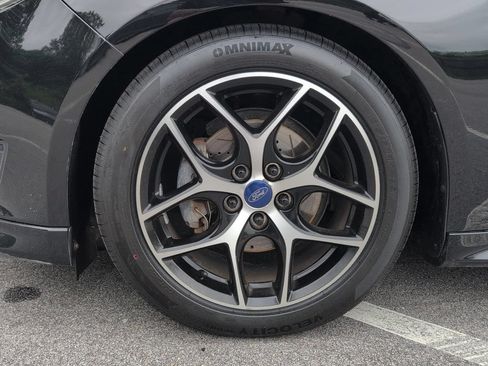 Used 2016 Ford Focus SE w/ SE Sport Package FWD image 7