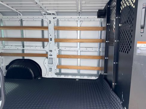 Used 2025 RAM ProMaster 2500 w/ U-Haul Equipment Group FWD image 30