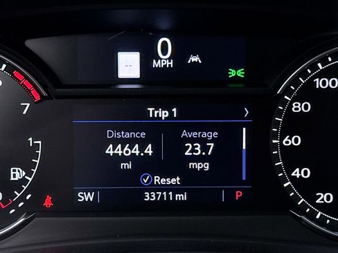 Used 2022 Cadillac XT4 Premium Luxury FWD image 40