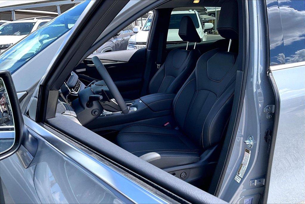 New 2027 INFINITI QX60 Luxe FWD image 26