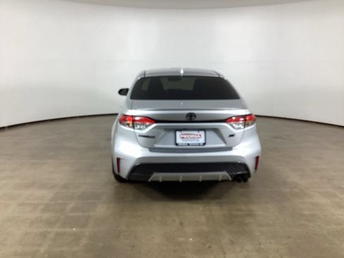 Used 2022 Toyota Corolla SE FWD image 6