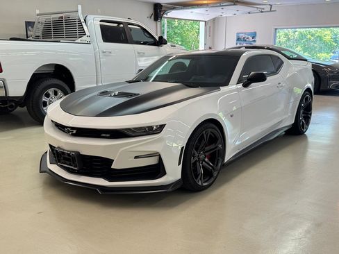 Used 2021 Chevrolet Camaro SS RWD image 1