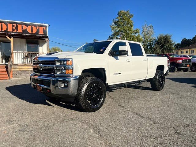 Used 2018 Chevrolet Silverado 2500 LT w/ LT Fleet Convenience Package AWD/4WD image 2