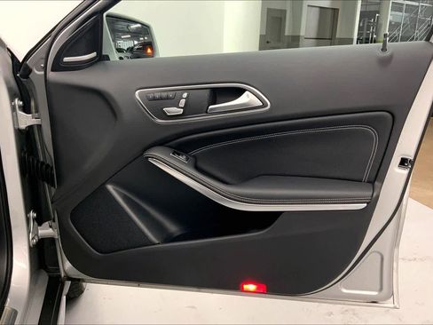 Used 2018 Mercedes-Benz GLA 250 image 9