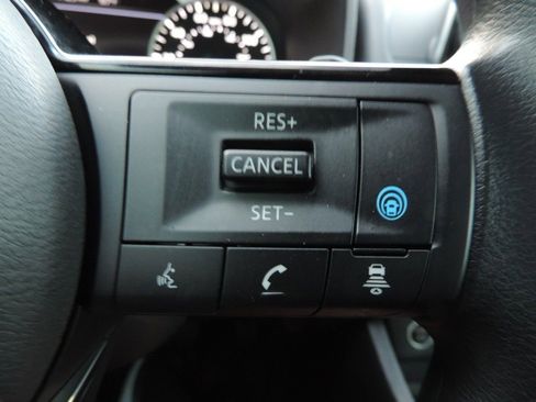 Certified 2023 Nissan Rogue SV image 29