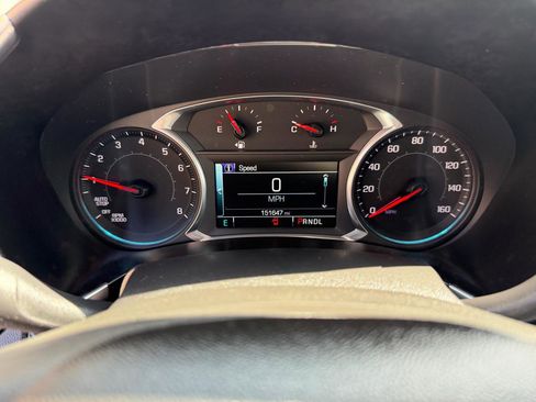 Used 2018 Chevrolet Equinox Premier w/ LPO, Cargo Package FWD image 17