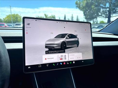 Used 2026 Tesla Model Y 2WD image 32