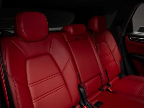Used 2022 Porsche Cayenne GTS AWD/4WD image 68
