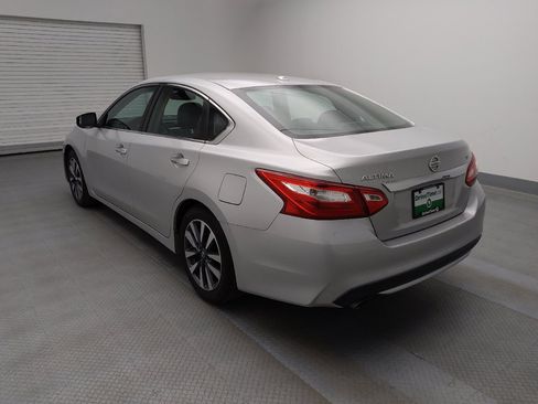 Used 2017 Nissan Altima 2.5 SL FWD image 5