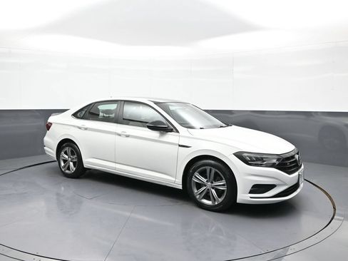 Used 2020 Volkswagen Jetta R-Line w/ R-Line Cold Weather Package FWD image 4