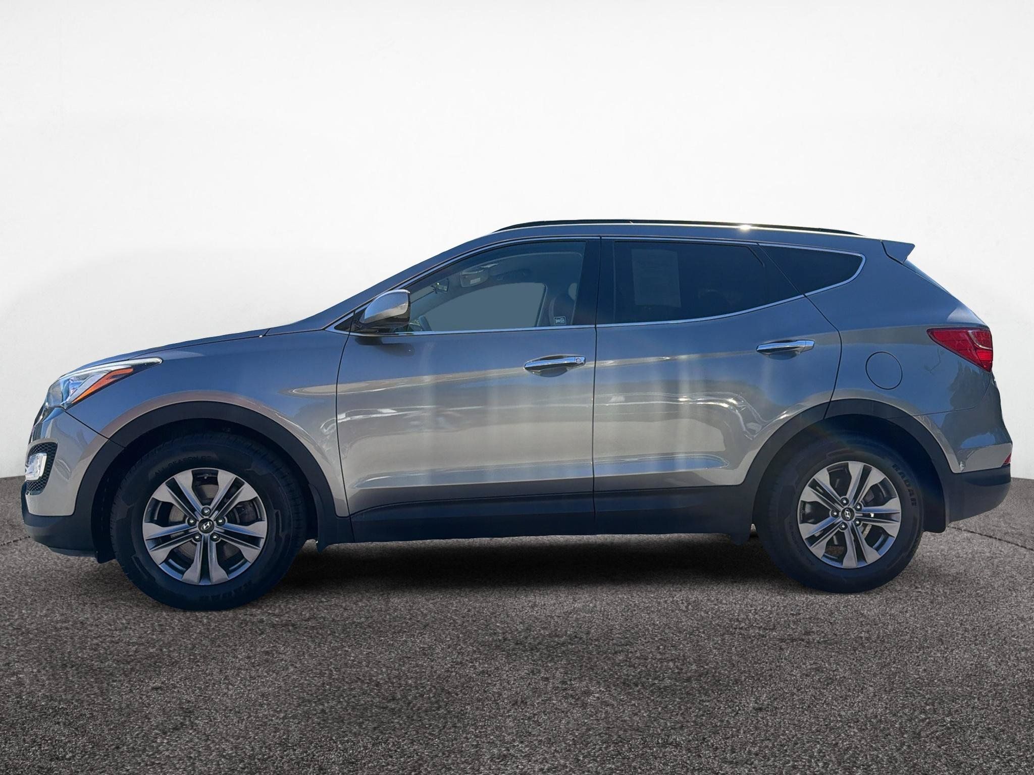 Used 2016 Hyundai Santa Fe Sport w/ Option Group 02 AWD/4WD image 4