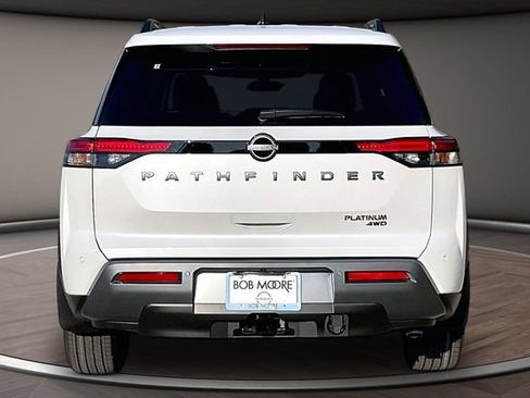 New 2026 Nissan Pathfinder Platinum w/ Accent Package AWD/4WD image 4