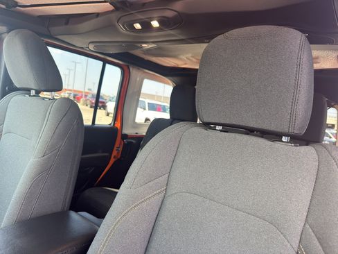 Used 2025 Jeep Wrangler Unlimited Sport AWD/4WD image 26